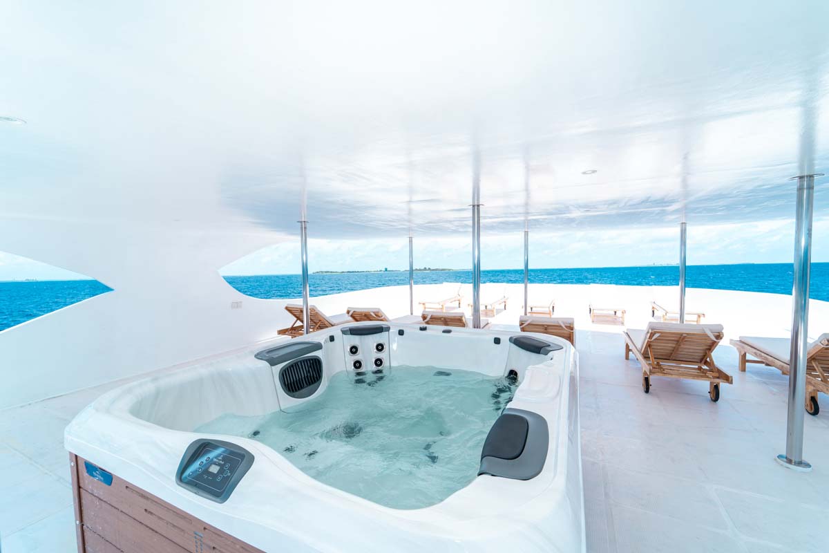 Sun Deck - Jacuzzi 2 - Odyssey